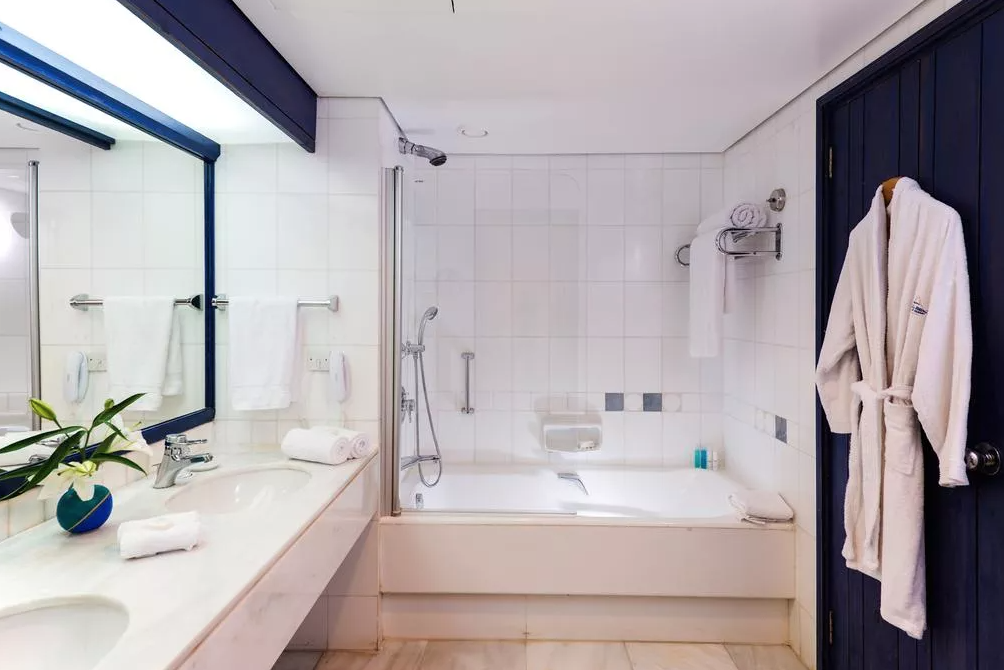 BATHROOM.png
