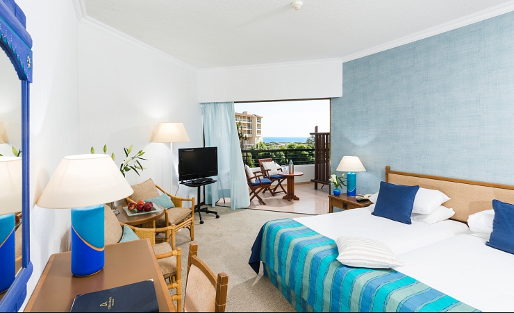 side-sea-view-room.jpg